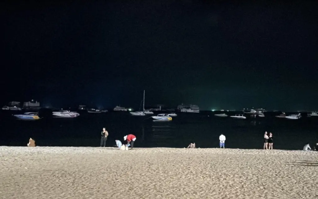 Nacht krawall in pattaya trans frauen pruegeln sich am strand c9e4d04e