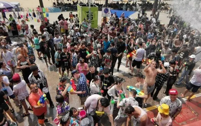 Pattaya bleibt vom grossen beben unberuehrt songkran festival findet wie geplant statt b3a5822a