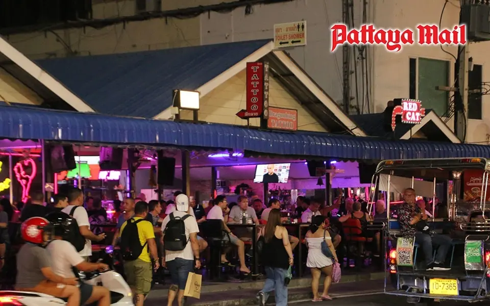 Pattaya die besten moeglichkeiten die stadt zu erkunden baht busse motorradtaxis oder zu fuss 443bf369