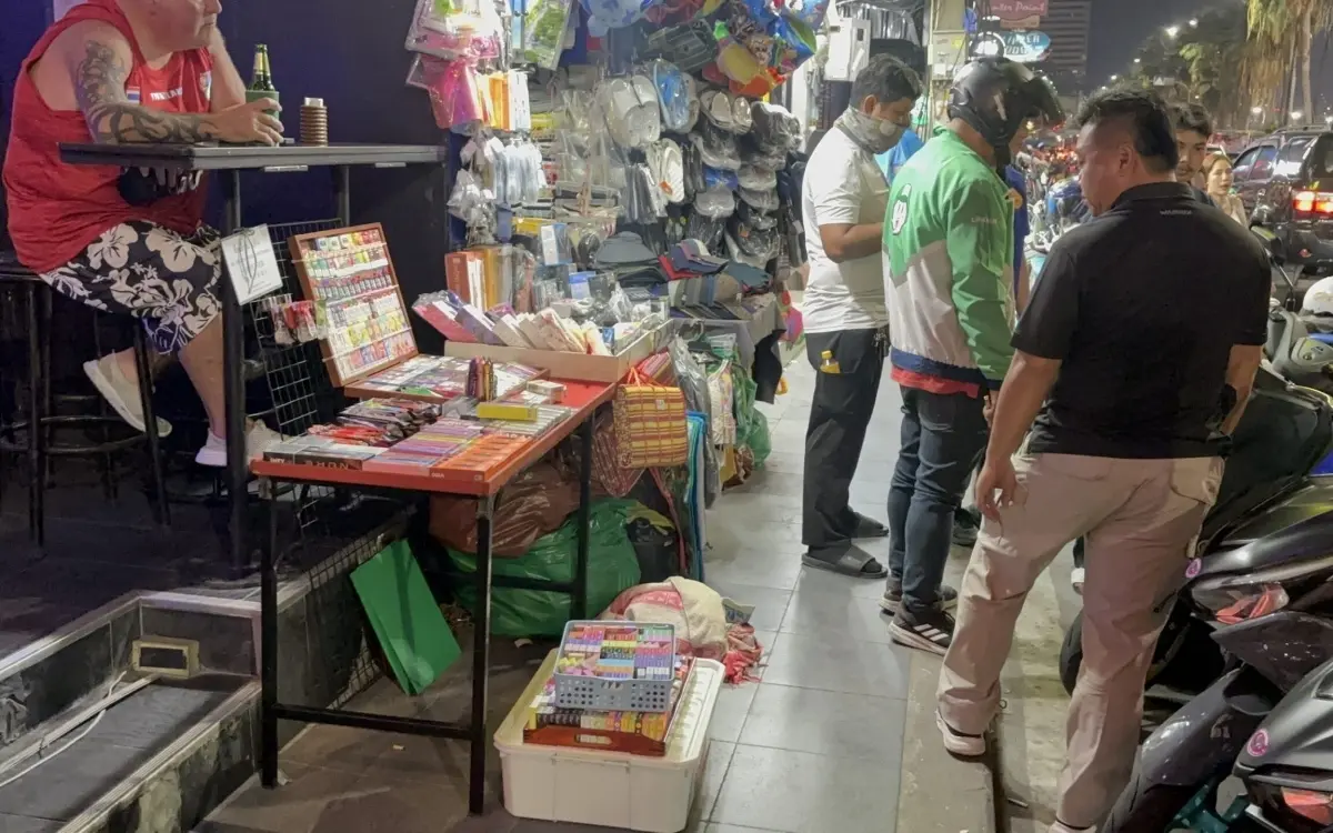 Pattaya geht hart gegen illegalen e zigaretten und zigarettenverkauf vor f1bcb58e