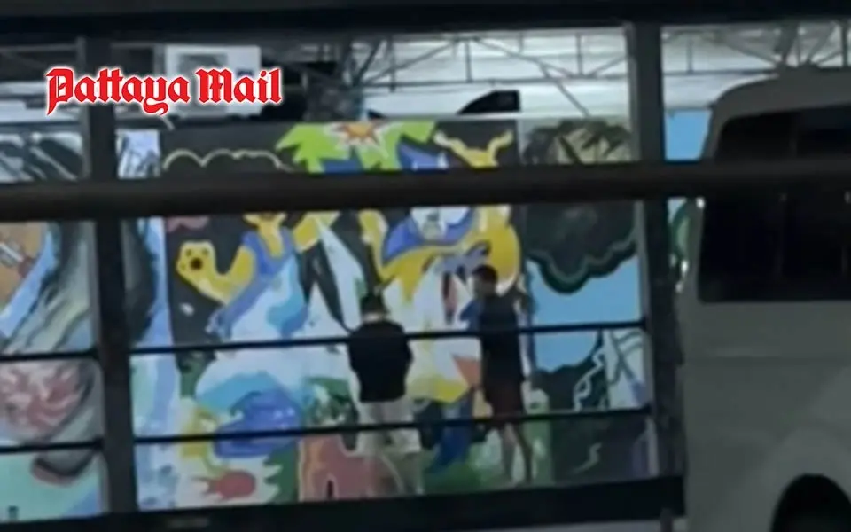 Pattaya in aufruhr chinesische touristen urinieren oeffentlich und fahren ruecksichtslos 9d9790af