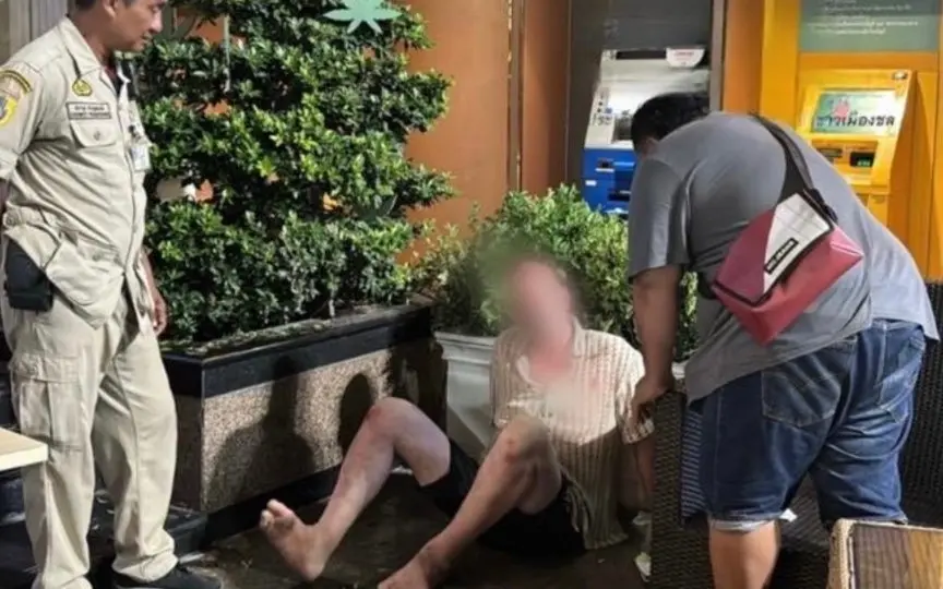 Pattaya tourist weigert sich zu zahlen und wird verletzt b54ec9cc