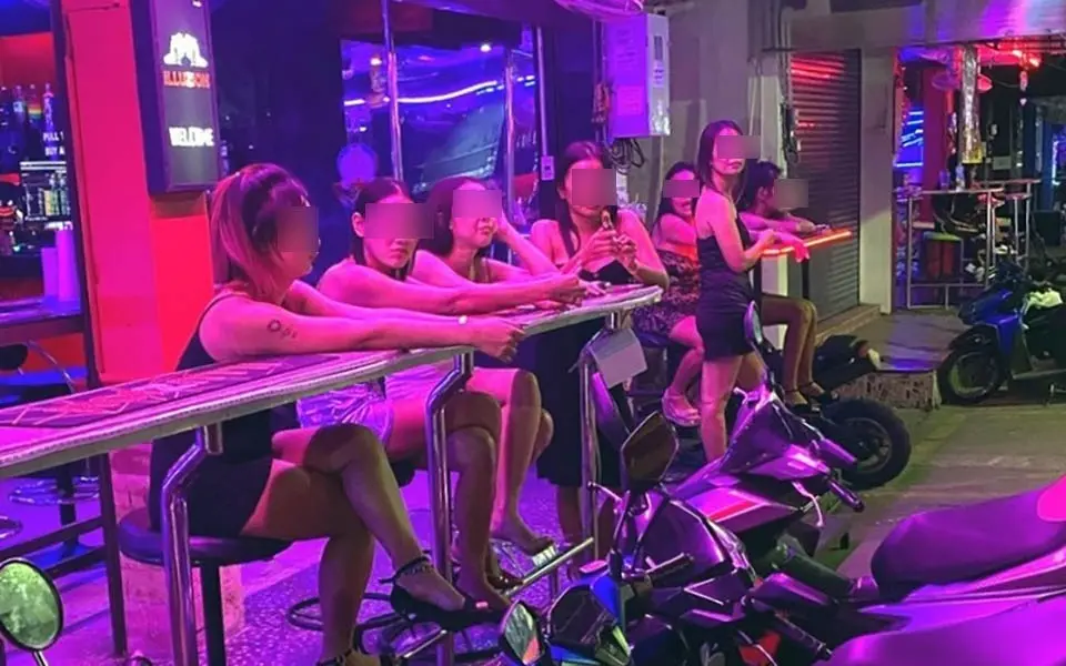 Pattayas bar girls in der krise wohin im low season tief f9620eac