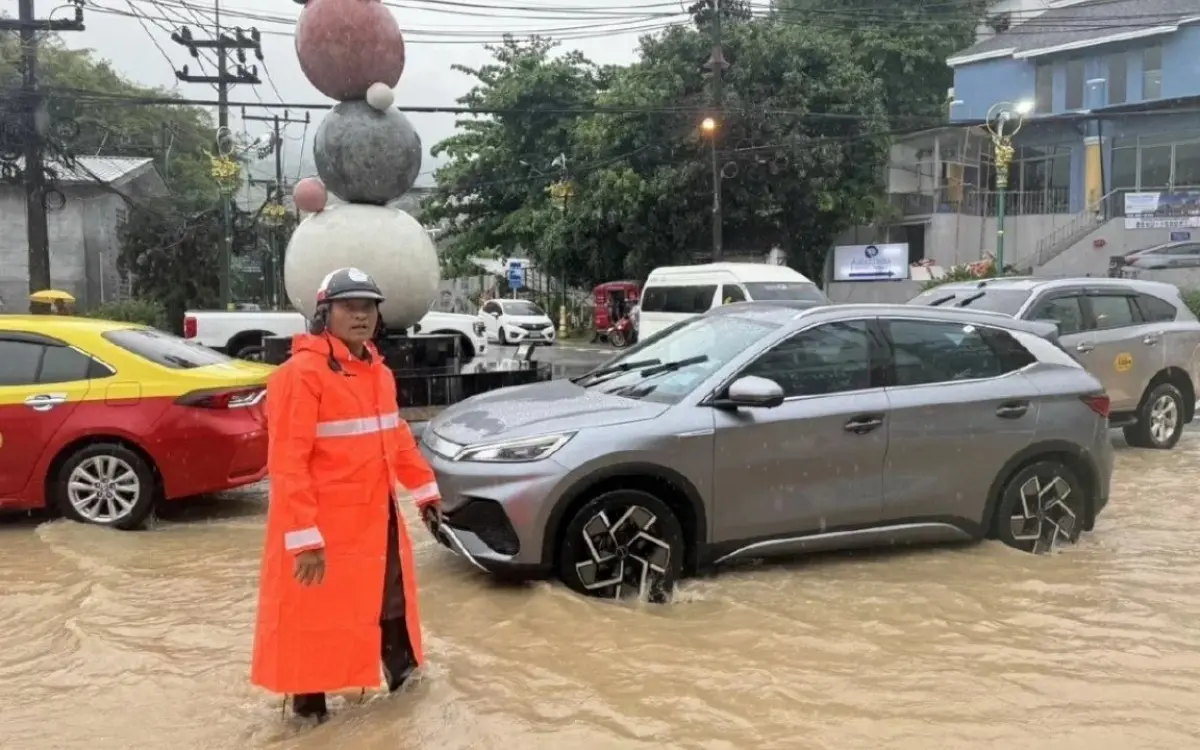 Phuket versinkt im regen touristen gefangen 4ff4bde4
