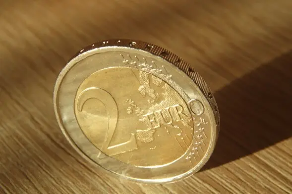 Warum einige 2-Euro-Münzen mehr wert sind als ihr Nennwert