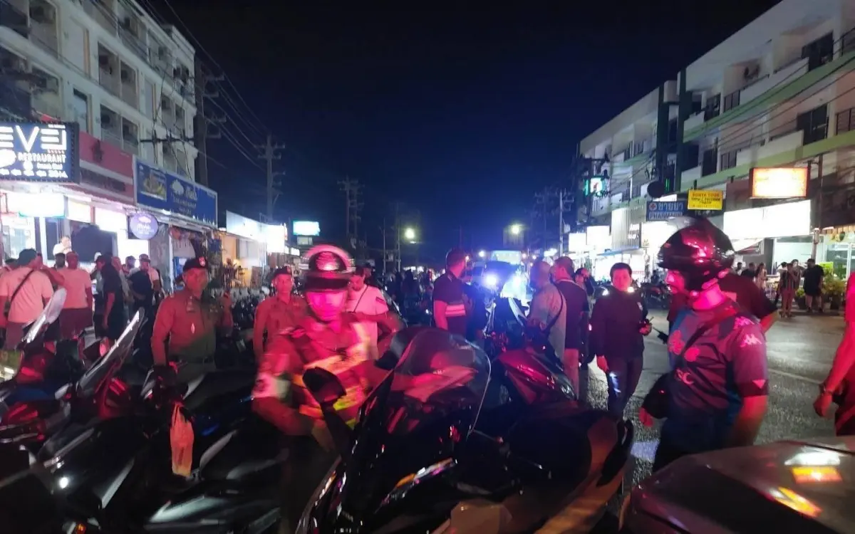 Polizei patong greift durch 20 motorraeder von ruecksichts fahrenden auslaendern beschlagnahmt cbdbcb70