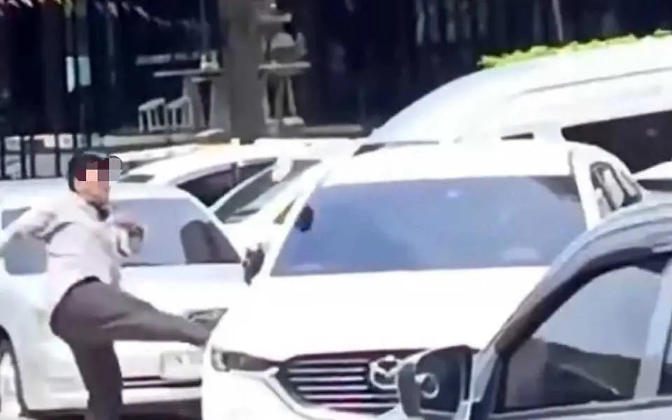 Rambo auf pattayas strasse 1505339c