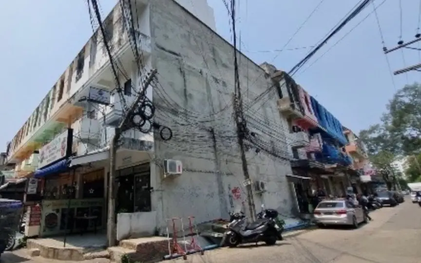 Razzia in pattaya einwanderungsbeamte gehen erfolgreich gegen illegale auslaender vor 46400ddf