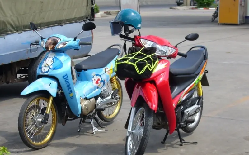 Reibungsloser ablauf beim motorradverkauf an von auslaender in thailand dee36218