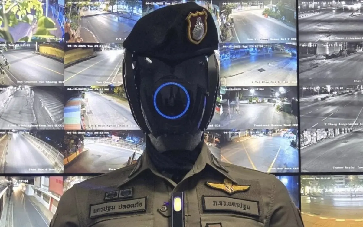 Robocop made in thailand erster ki polizist patrouilliert bei songkran f6c911c1