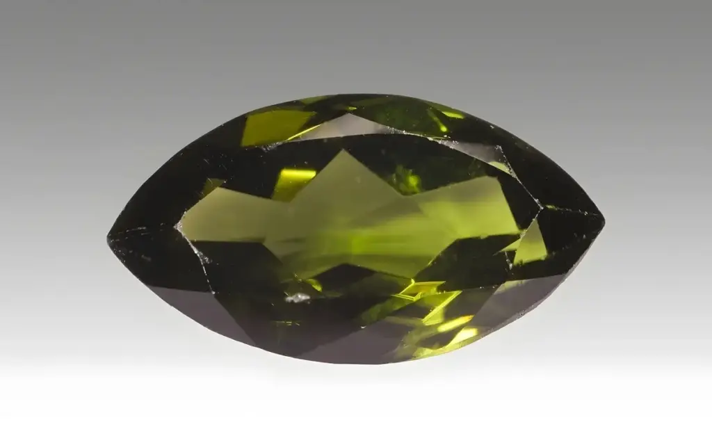 Saphire in thailand ein funkelndes kapitel der edelsteingeschichte 99aa37fe