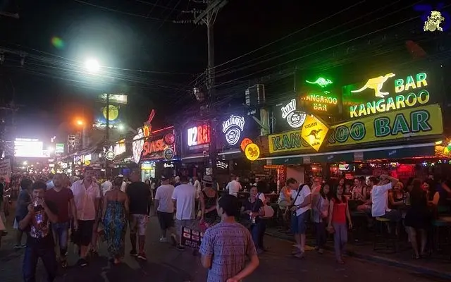 Schlägerei in thailändischer Kneipe: Zwei Deutsche in Gewahrsam genommen – Ein Vorfall mit weitreichenden Konsequenzen