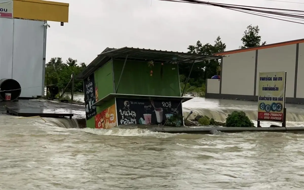 Schwere ueberschwemmungen in nakhon si thammarat toedliche folge unaufhoerlicher regenfaelle 0031a581