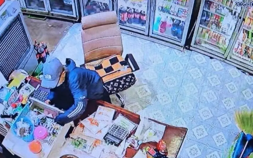 Seriendieb klaut 100 000 baht dieb nutzt vertrauen schamlos aus ffe28646