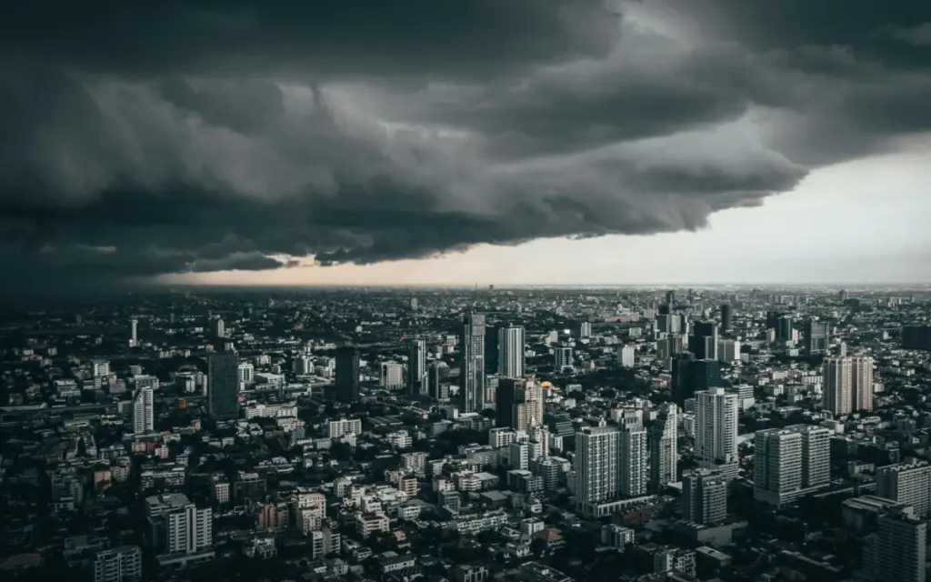 Sommersturm wuetet in thailand bangkok muss mit starken gewittern rechnen 084cb173