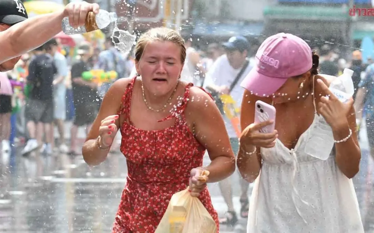 Songkran warnung wer wasser wirft riskiert gefaengnis 423f7457