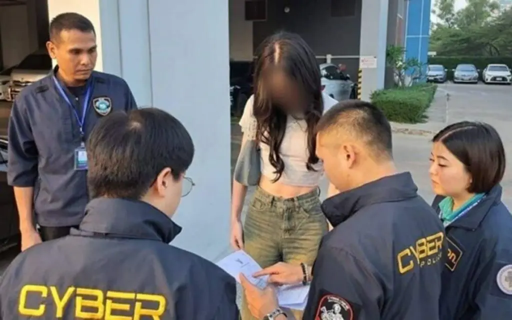 Thailaendische transfrau wegen verbreitung erotischer inhalte verhaftet polizei schlaegt alarm 409c5e8f