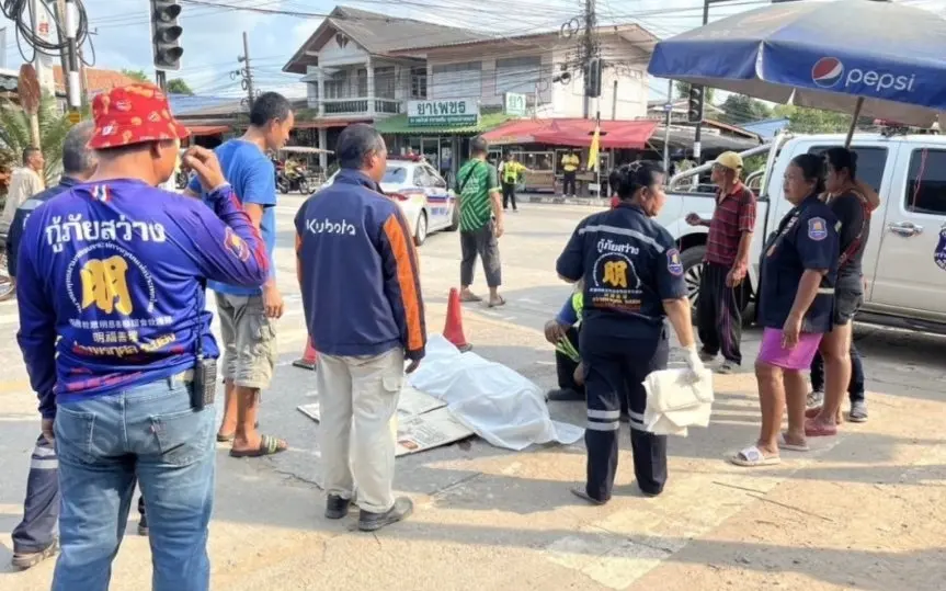 Toedlicher radunfall in rayong auslaendischer tourist stirbt bei kollision mit lkw video db384a35