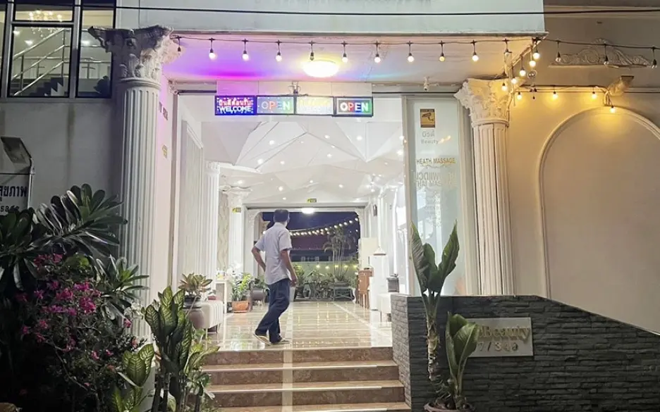 Toedlicher sauna besuch auslaendischer tourist stirbt auf phuket 01dc2071
