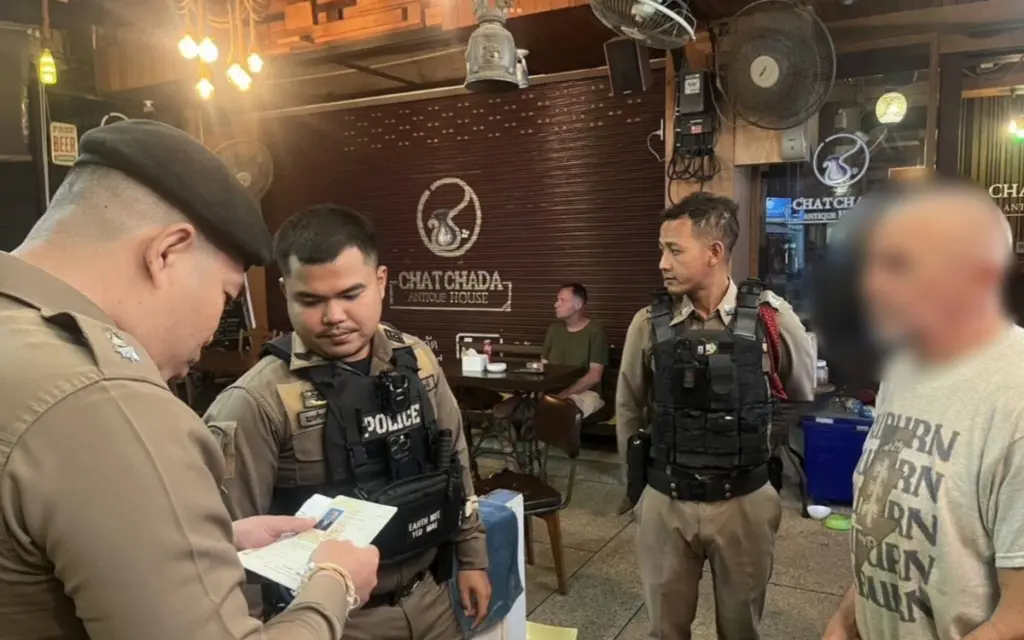 Trotz alkoholverbots waehrend der wahl ueber 20 personen in krabi festgenommen auch das verschenken 4147995a