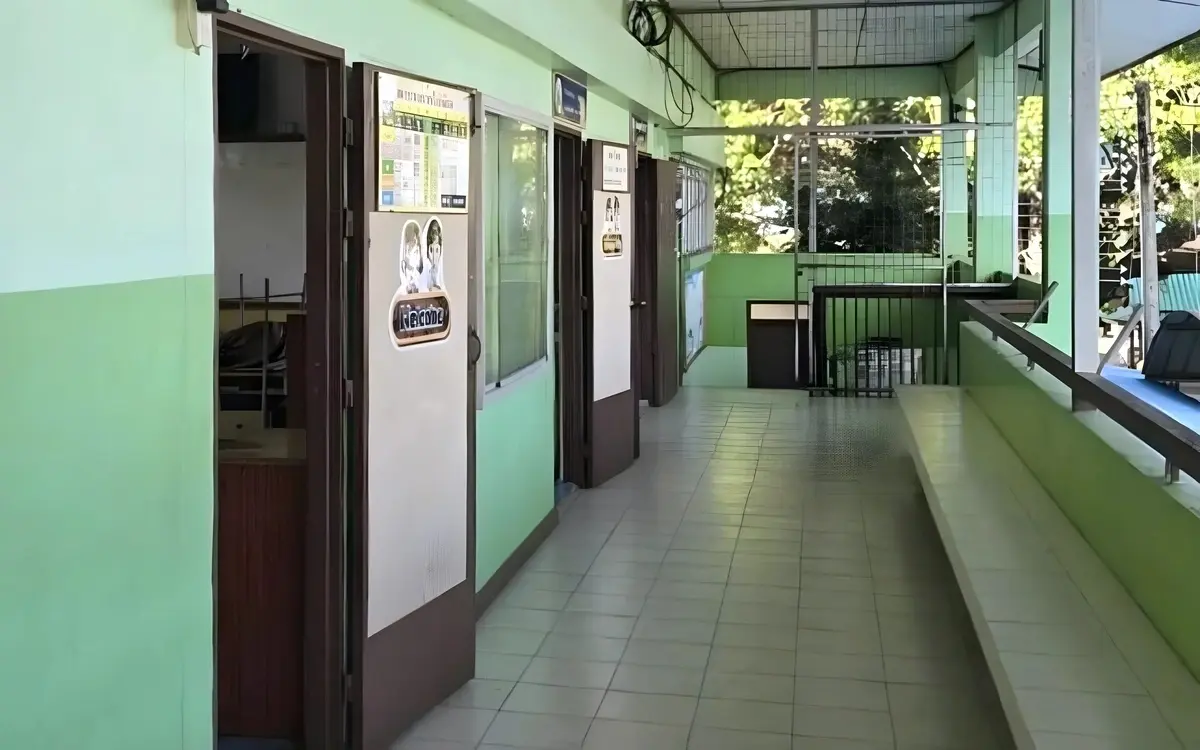 Unfassbare vorwuerfe lehrer in buriram beschuldigt schuelerinnen belaestigt zu haben eltern fordern 7fa8dcb7
