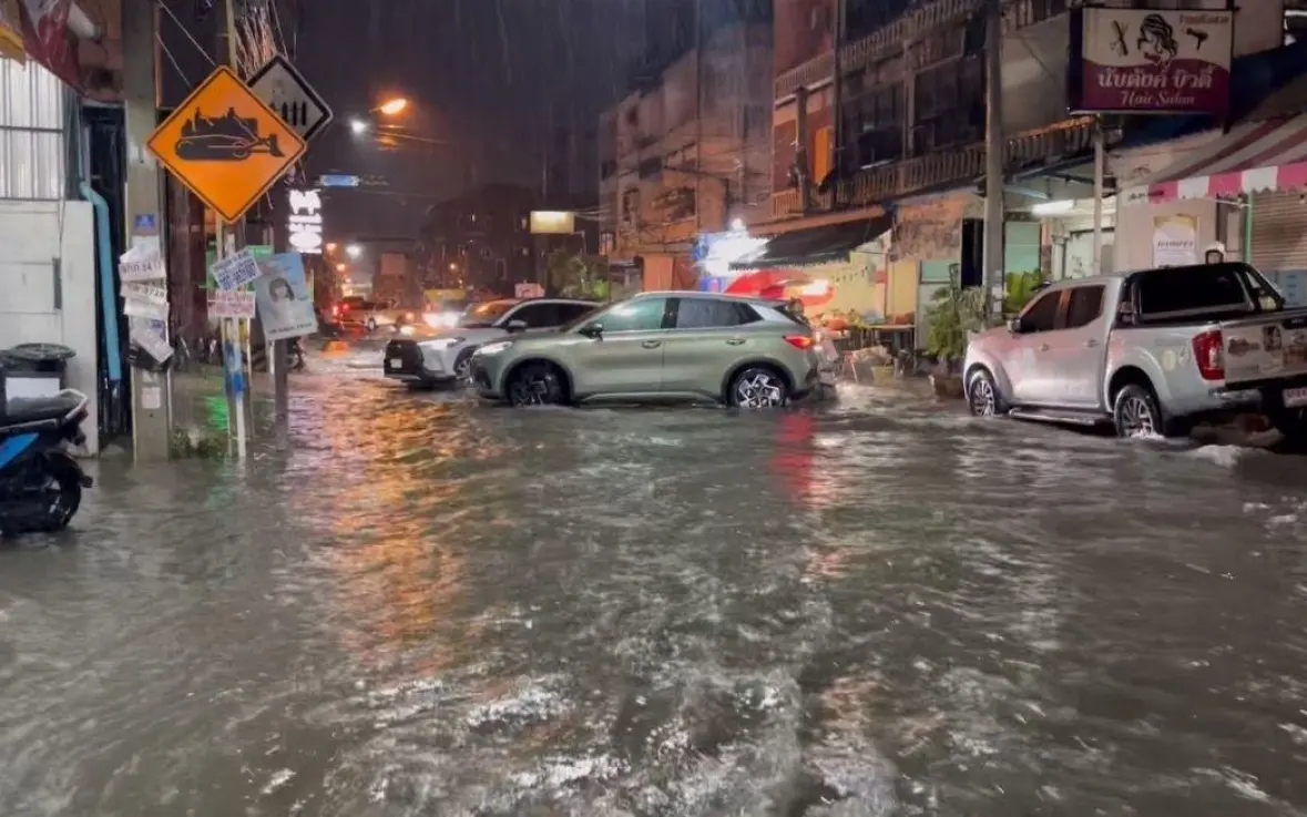 Unwetter alarm regenzeit startet frueh f450c433