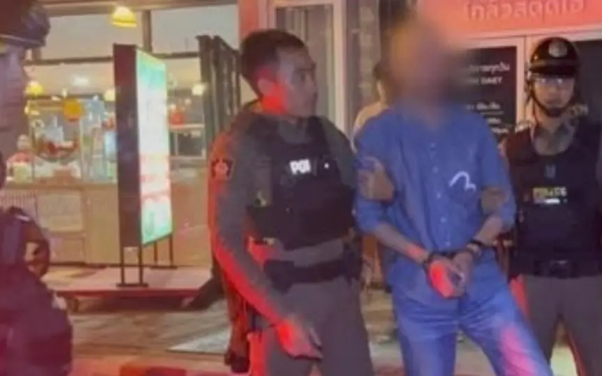 Vollrausch mit pistole pattayas polizei stoppt bewaffneten bmw rowdy e5756f9c