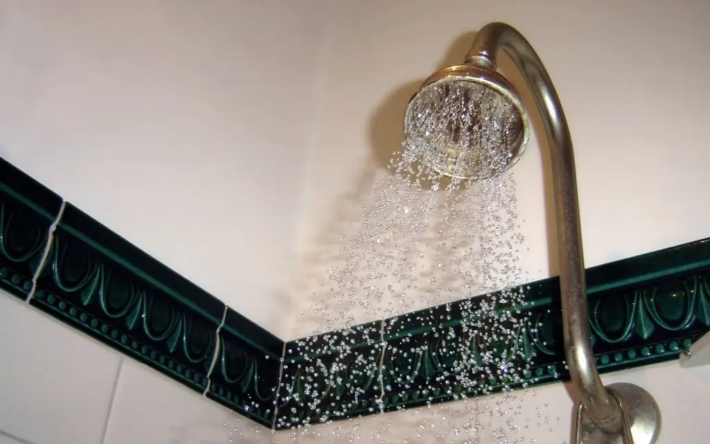 Wie das wasser in thailand das haar ihrer traeume ruinieren kann so schuetzen sie sich ee699f63