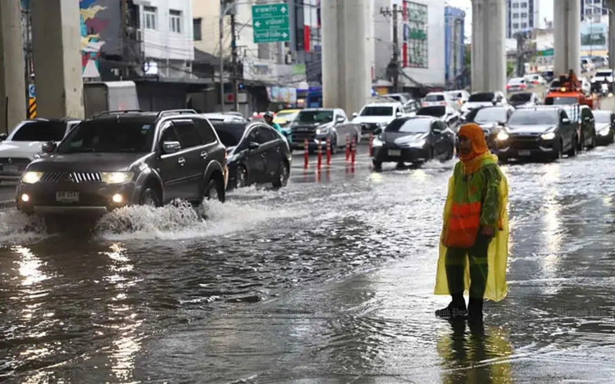 Bangkok fuerchtet monster monsun 44b40c92
