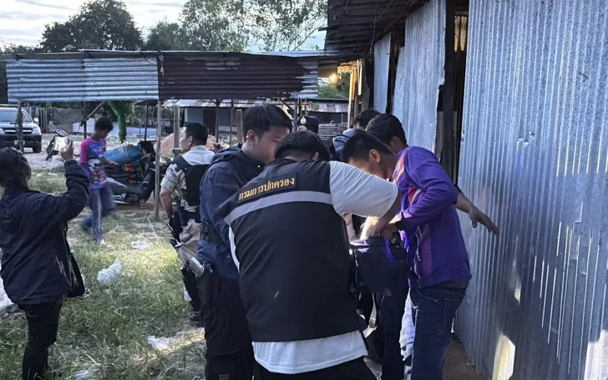 Drogen razzia in pattaya rentner duo als dealer geschnappt 8ce343fc