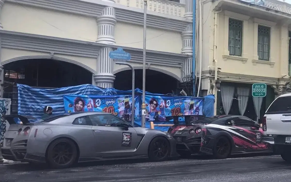 Knoellchen fuer supercars touristen missachten regeln in phuket 4e4a2e59