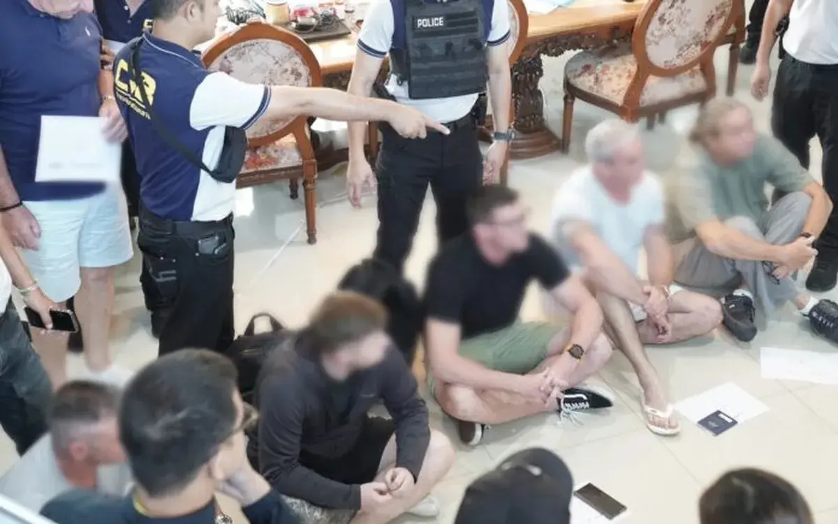 VIDEO: Luxus-Villa als Versteck: Polizei schnappt ausländischen Betrüger-Ring