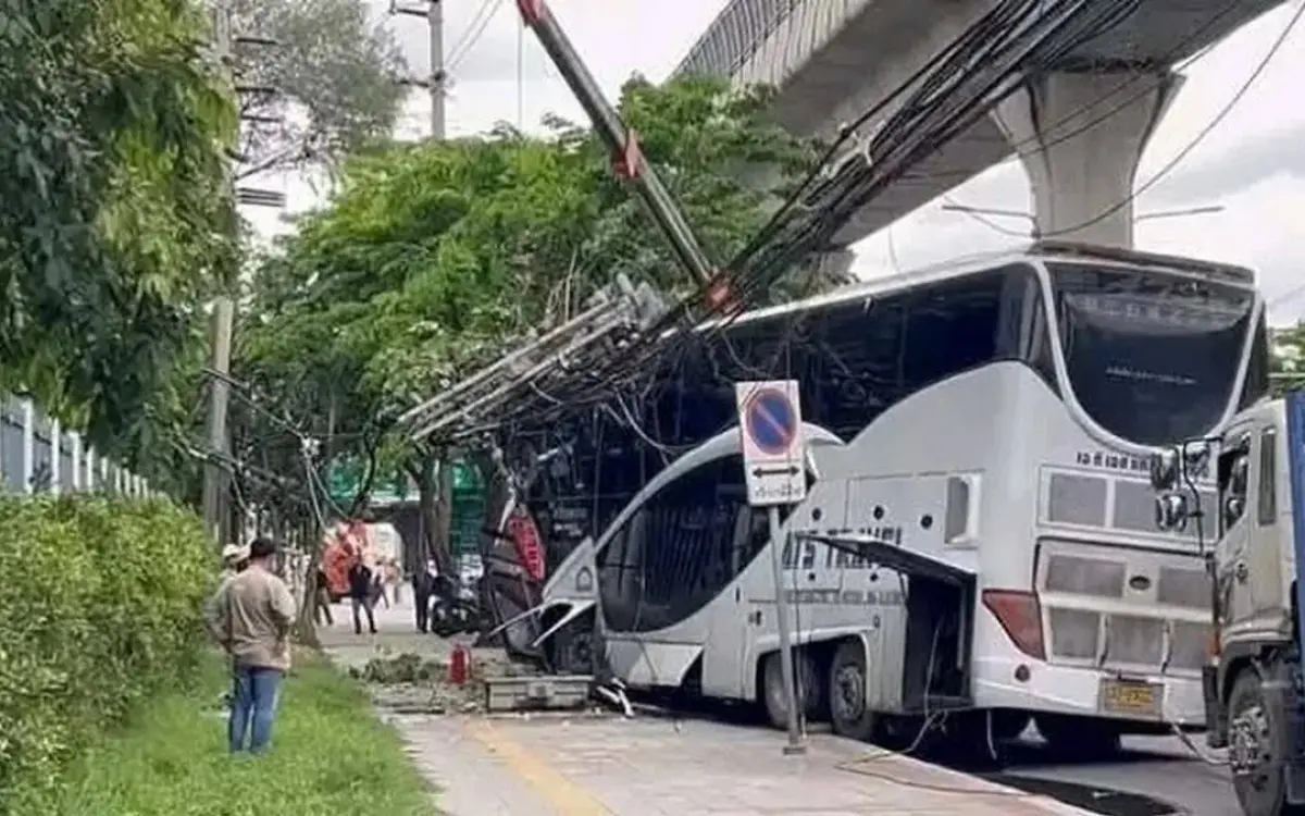 Schwerer busunfall in bangkok auslaendische studenten im krankenhaus 6d7b51d0