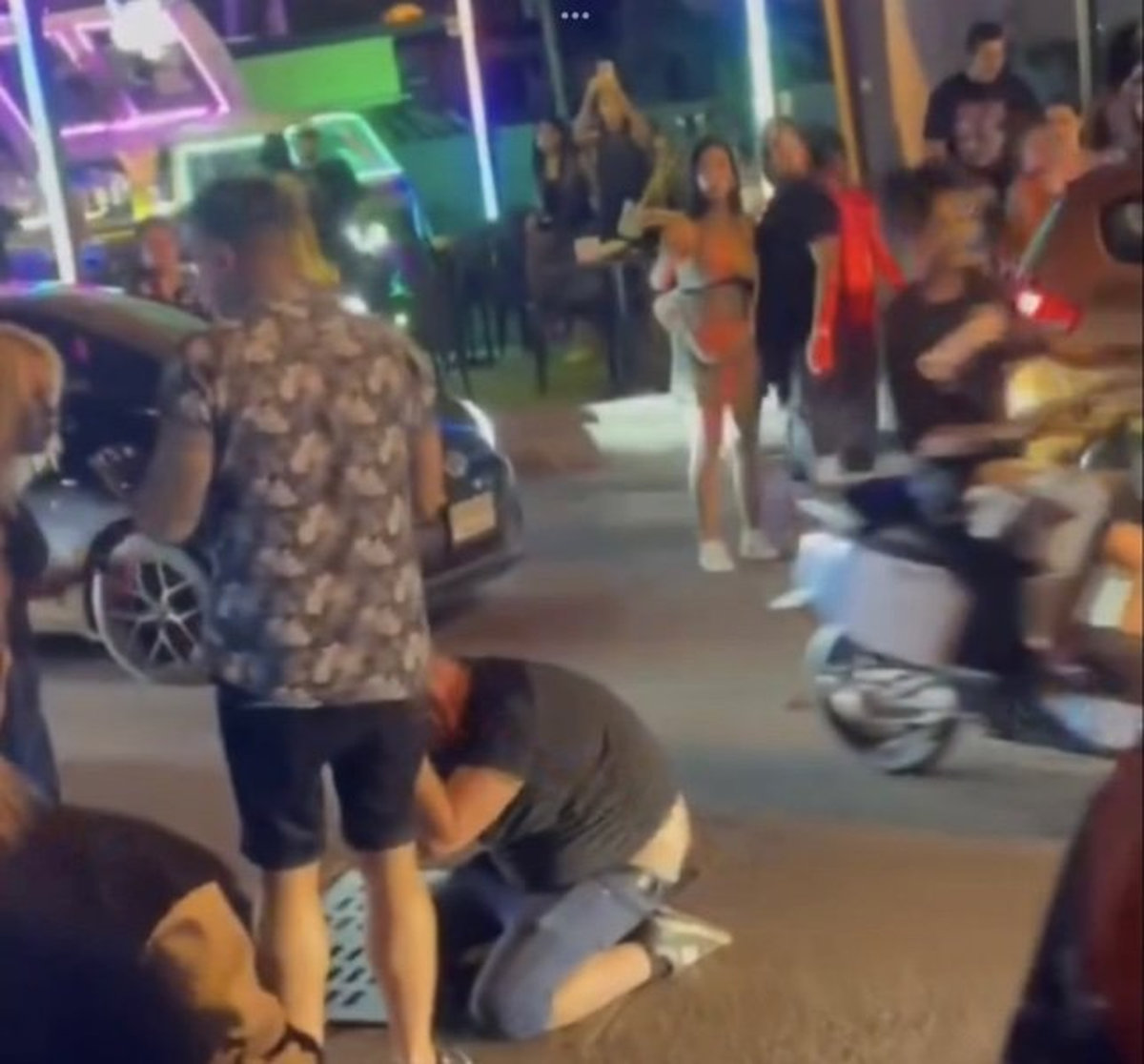 VIDEO: Schwede von Freundin und Thais körperlich angegriffen