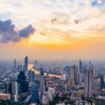 Bangkok im Wandel: Zwischen Tradition und Modernisierung Bangkok im Wandel: Zwischen Tradition und Modernisierung