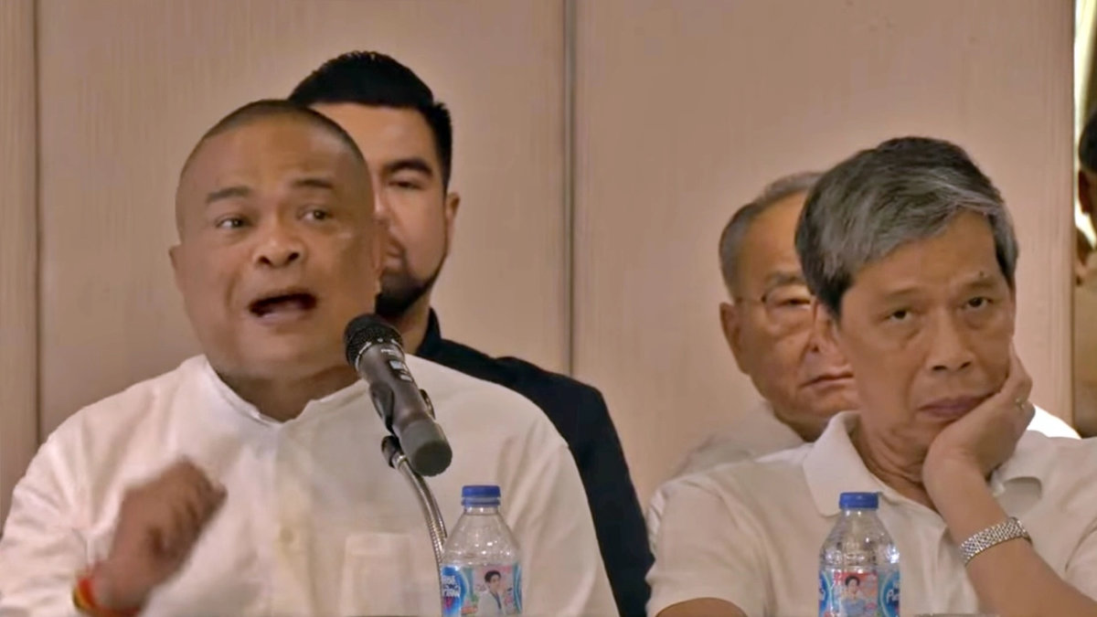 Politische Krise in Bangkok nach Suspendierung