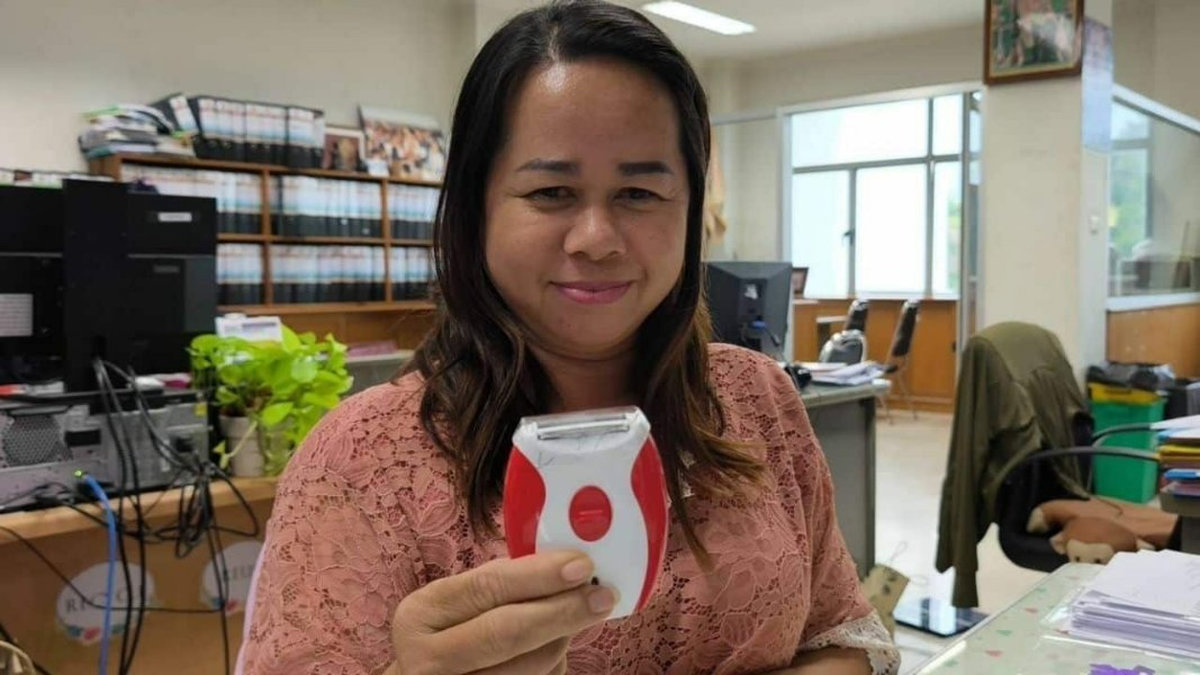 Ekel-Fund im Paket: Rasierer mit Haaren