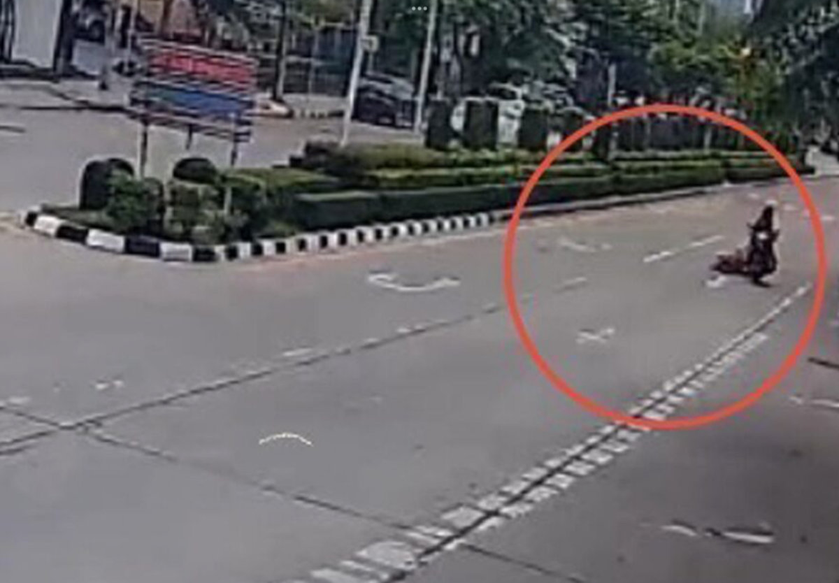 Bangkok: Mönch fällt von Motorrad – Im Krankenhaus verstorben