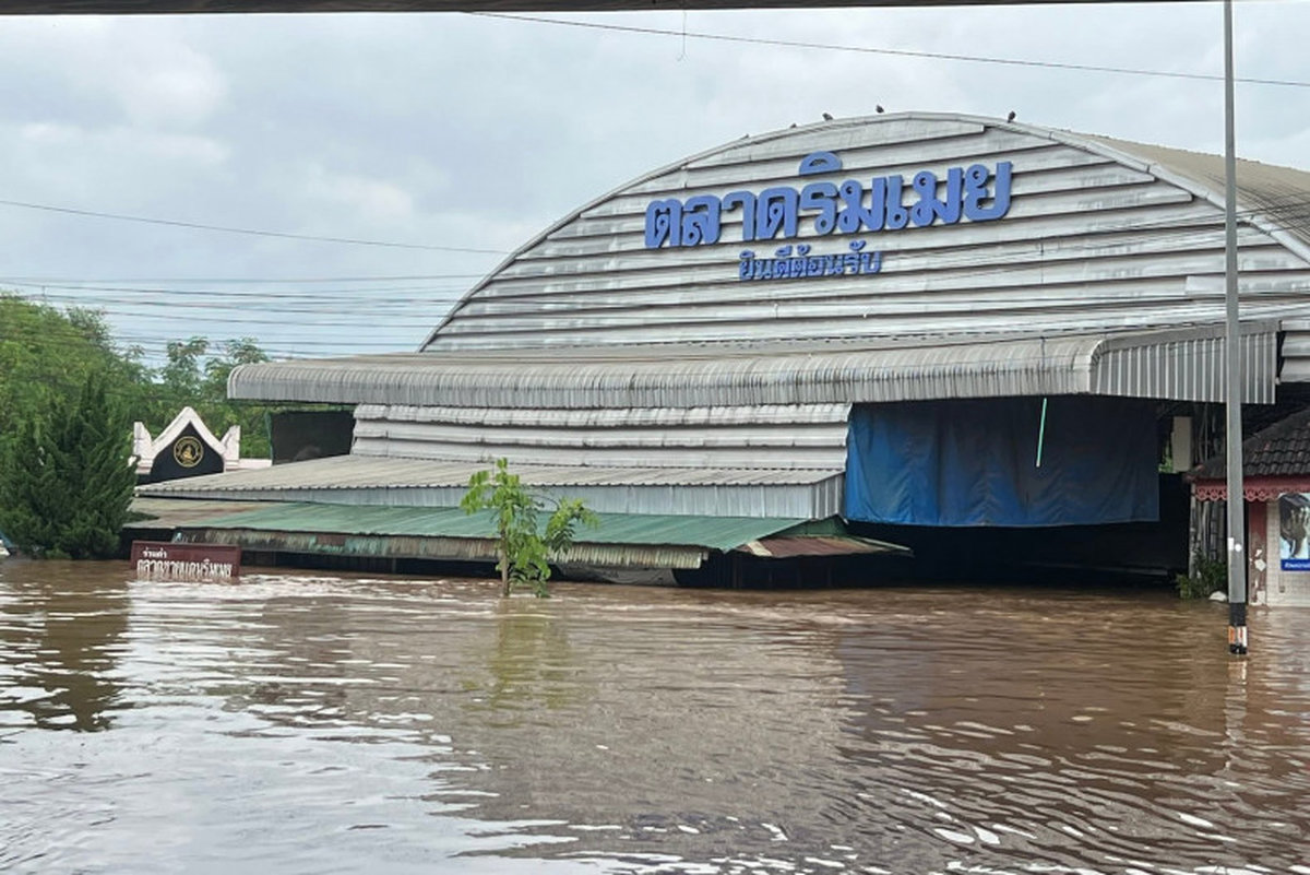 VIDEO: Markt erneut überflutet – Schulen geschlossen