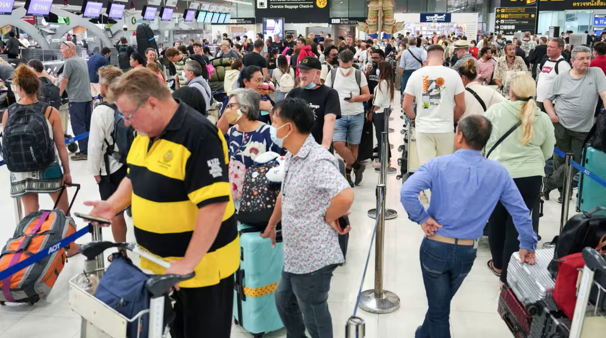 5.000 Stornos, 21 Reisewarnungen – Tourismus unter Druck