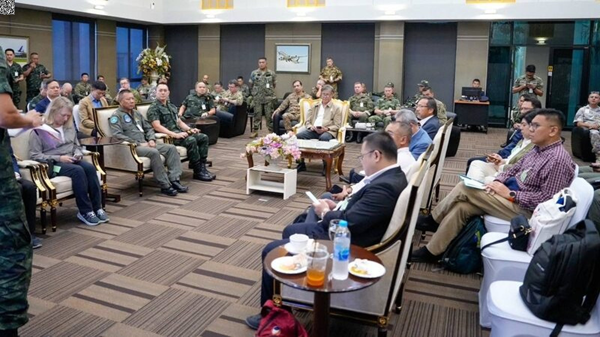 Internationale Militärattachés inspizieren Grenzgebiet zwischen Thailand und Kambodscha