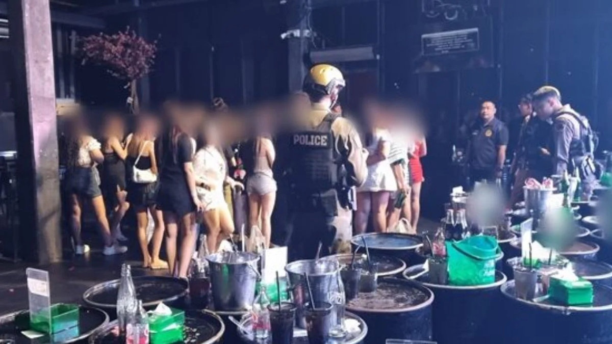 Polizei stürmt Club: Drogen verstreut, Gäste in Panik