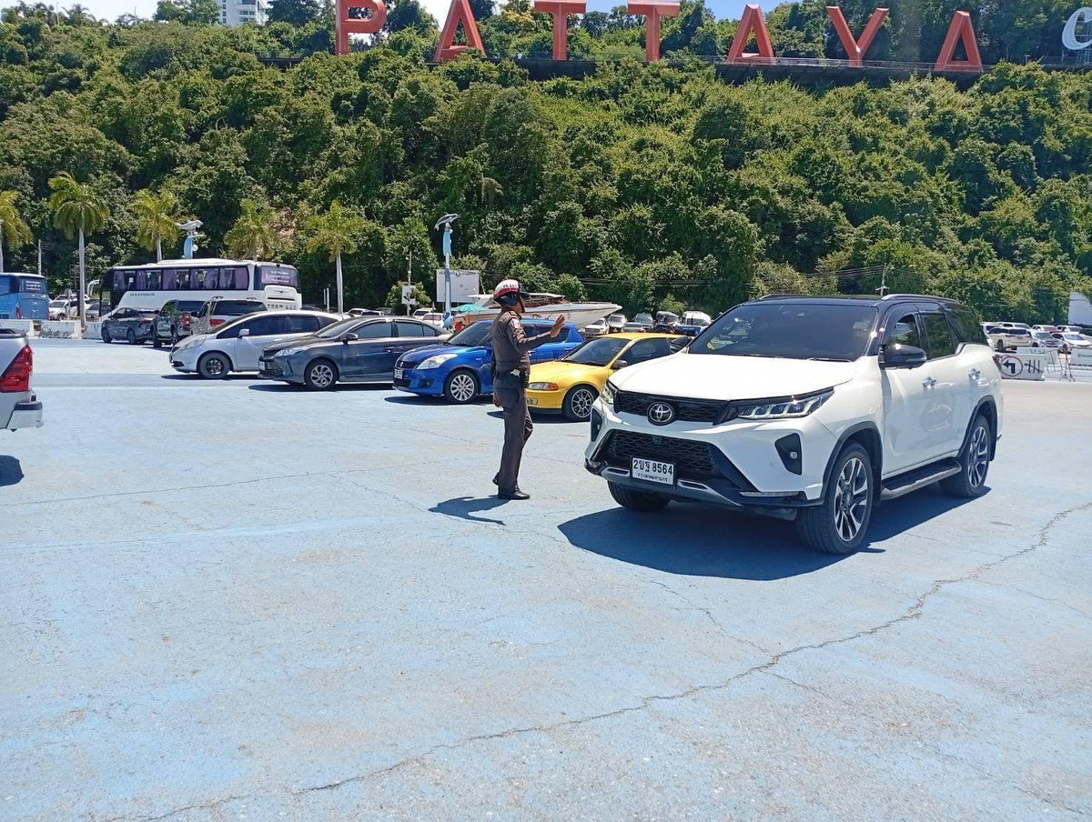 Parkplatz-Abzocke am Bali Hai Pier sorgt für Touristenärger