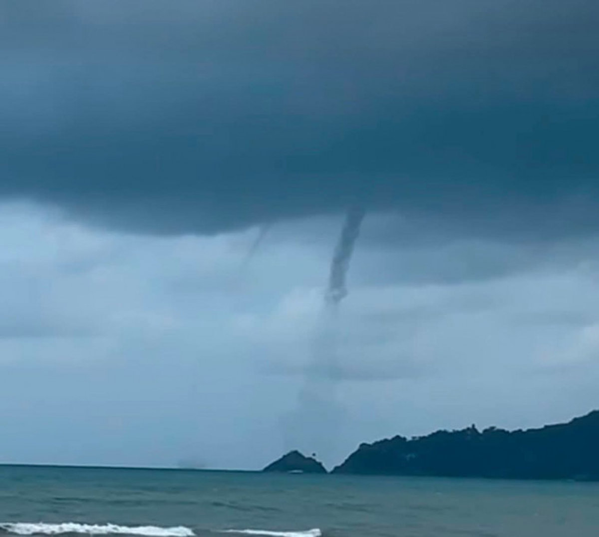 Phuket – Tornado über dem Wasser?