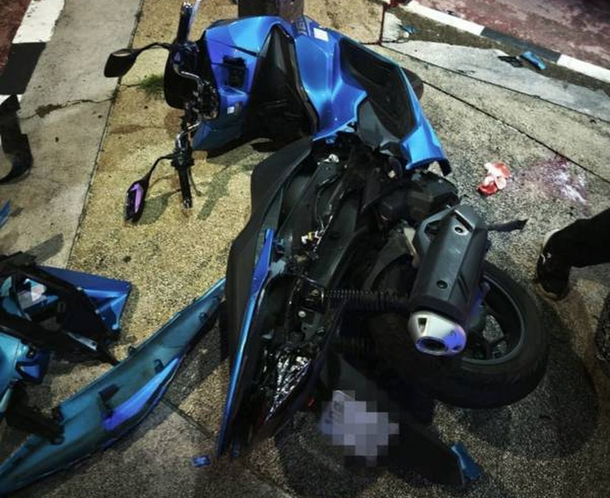 Motorrad prallt gegen Ampelmast – Franzose tot