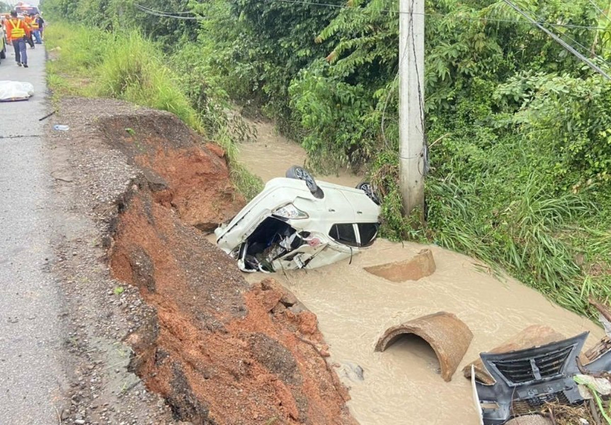Regenunfall in Kalasin: Politiker stirbt bei Horrorcrash
