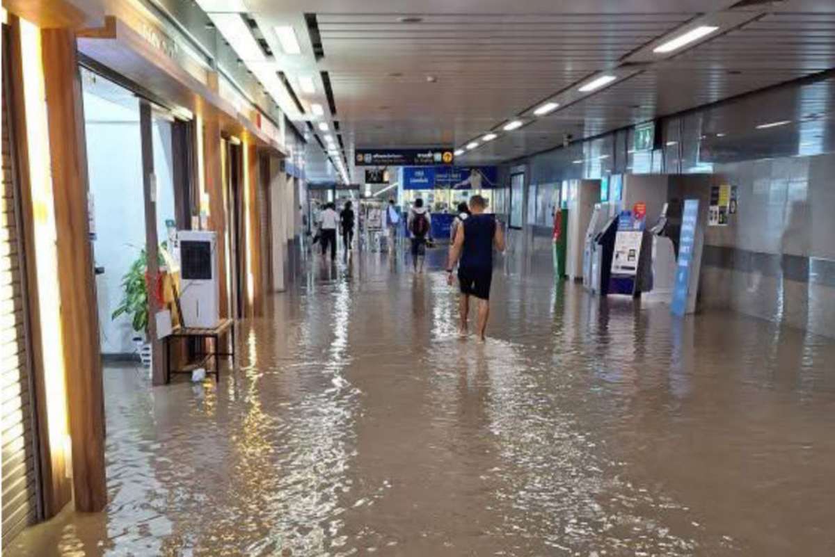U-Bahn-Station in Bangkok geflutet U-Bahn-Station in Bangkok geflutet
