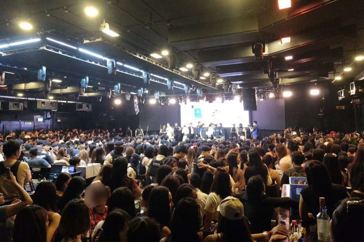 VIDEO: 415 Partygäste positiv bei Mega-Razzia