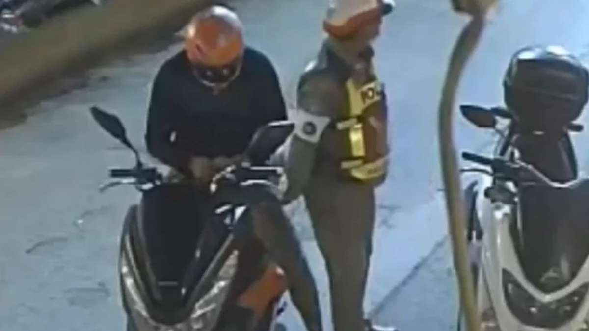 VIDEO: Polizist erpresst Geld von ausländischem Fahrer