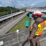 Ausländisches Paar überlebt Sturz von Überführung Ausländisches Paar überlebt Sturz von Überführung